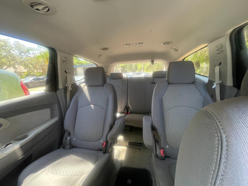 2011 Chevrolet Traverse - $6,200