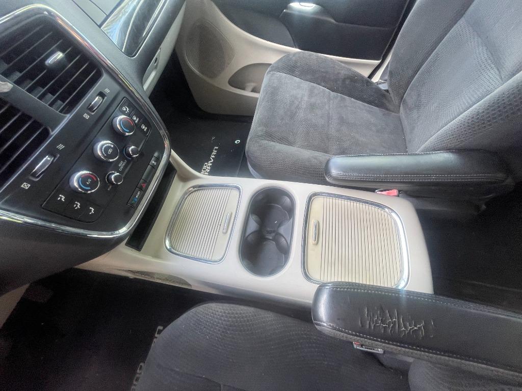 2016 Dodge Grand Caravan - $7,200