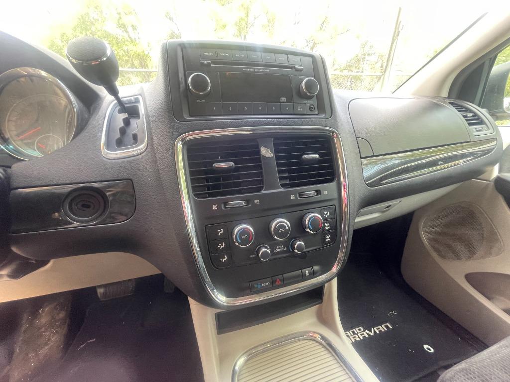 2016 Dodge Grand Caravan - $7,200