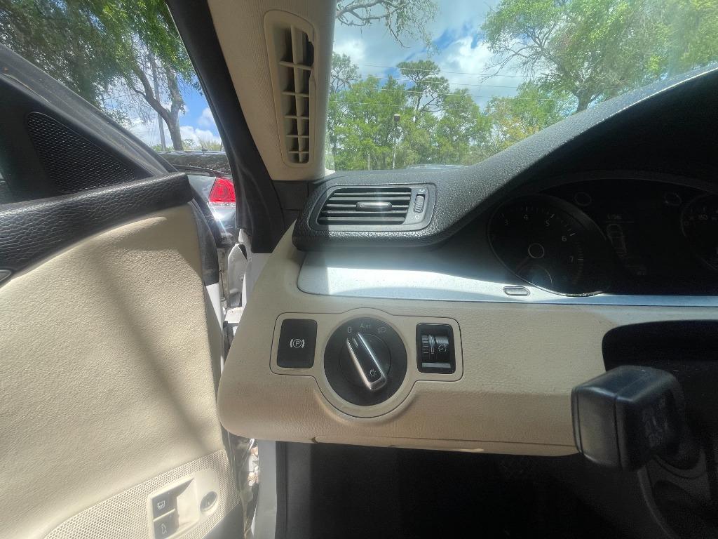 2011 Volkswagen Passat - $5,200