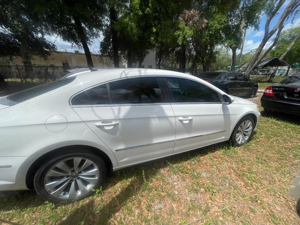 2011 Volkswagen CC Sport photo