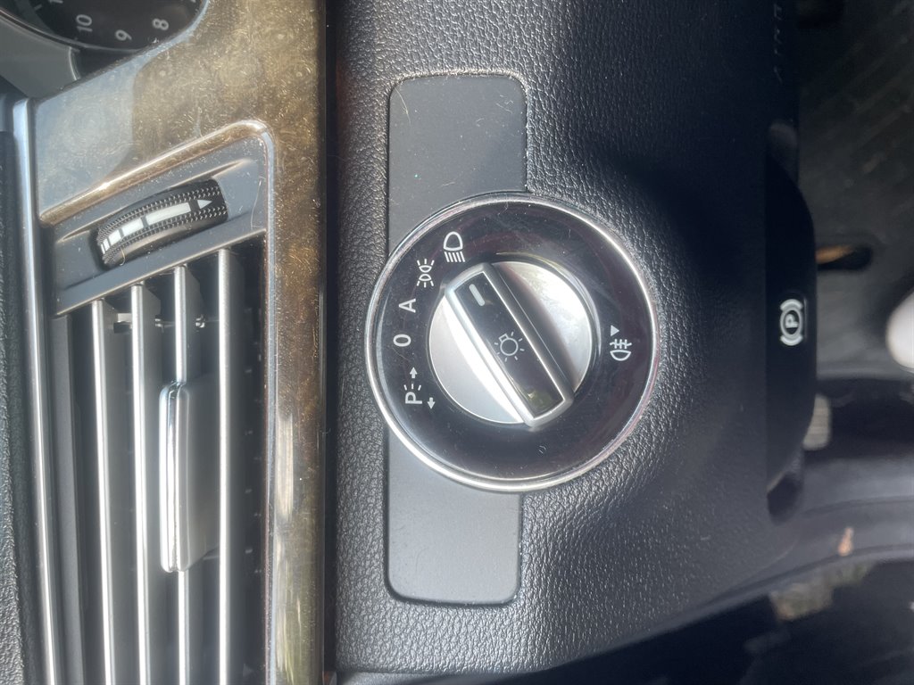 2010 Mercedes-Benz E-Class E350 4MATIC Luxury photo