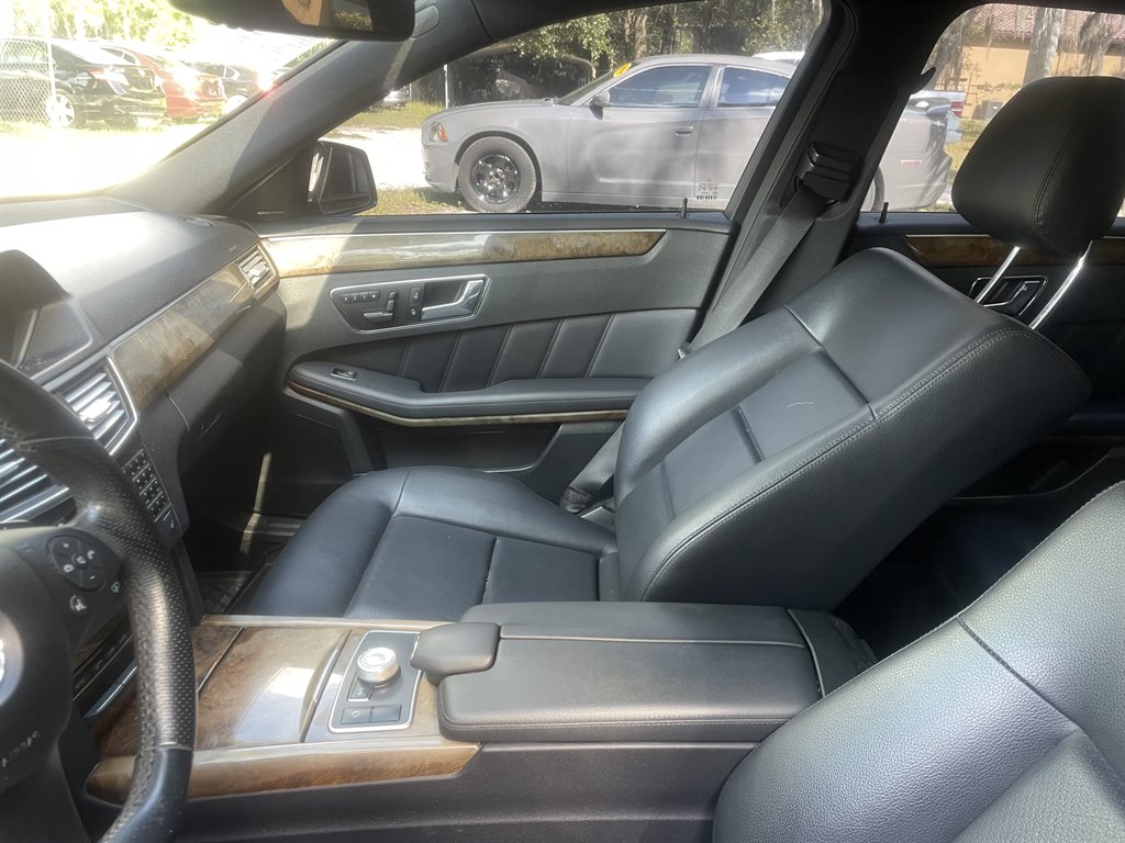 2010 Mercedes-Benz E-Class E350 4MATIC Luxury photo