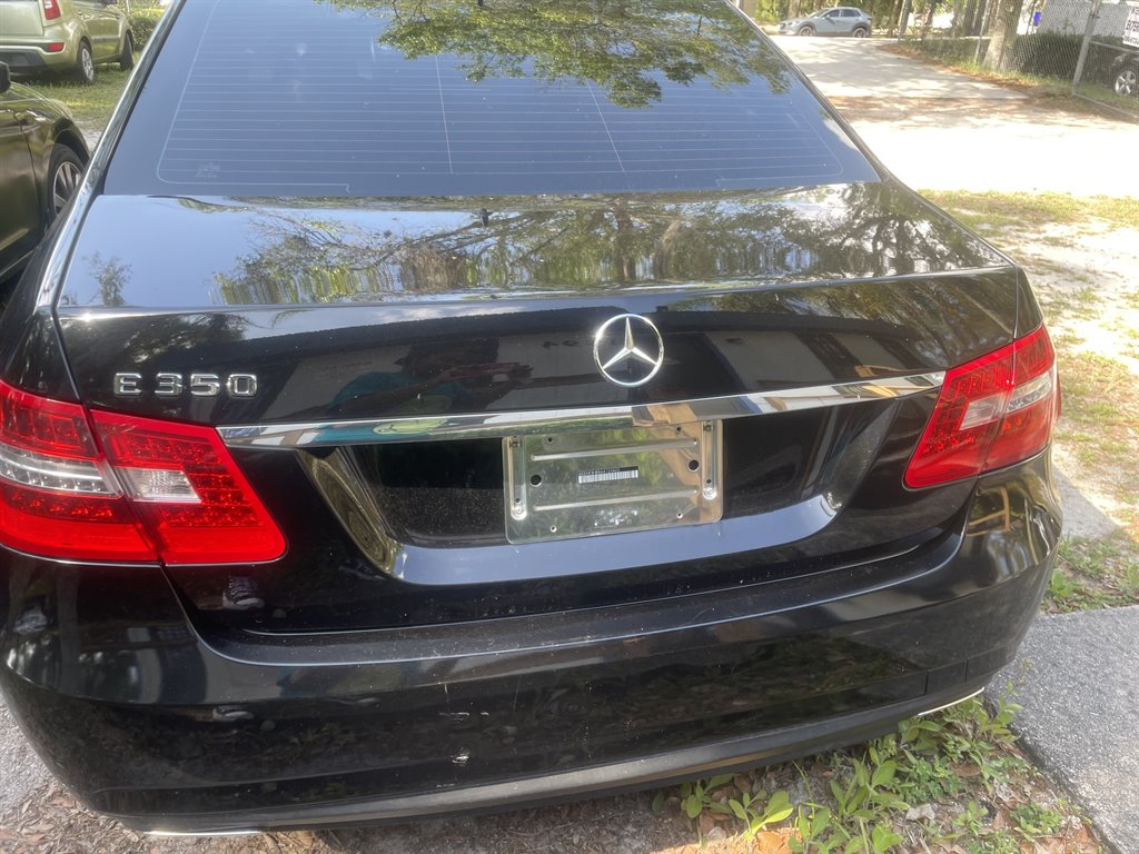 2010 Mercedes-Benz E-Class E350 4MATIC Luxury photo