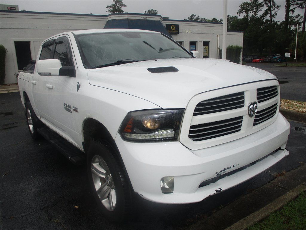 2015 RAM 1500 Sport photo