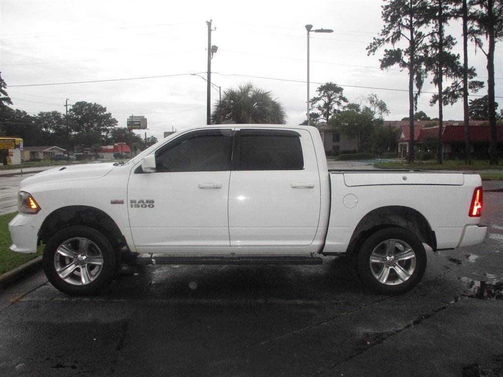2015 RAM 1500 Sport photo