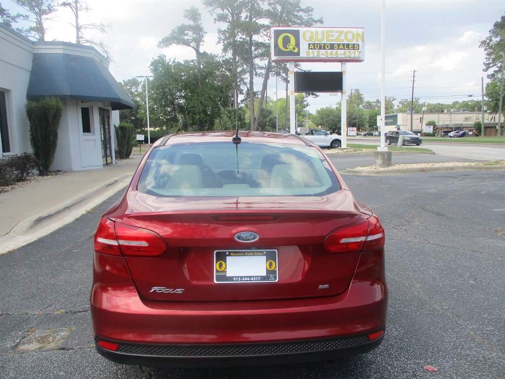 2017 Ford Focus SE photo