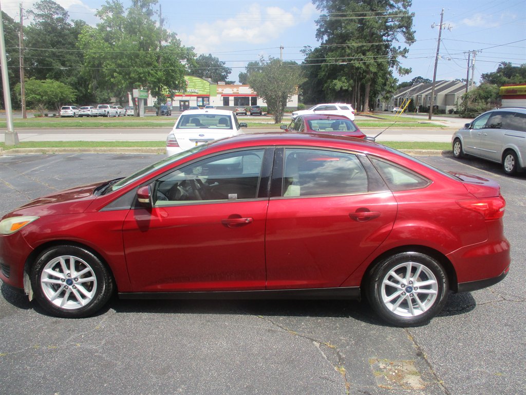 2017 Ford Focus SE photo