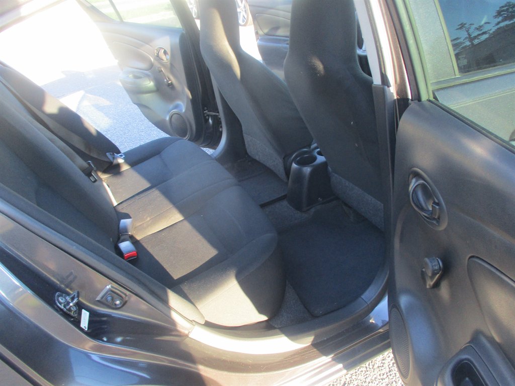 2015 Nissan Versa 1.6 S photo