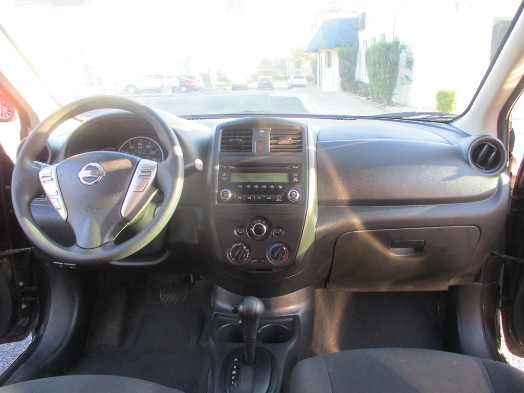 2015 Nissan Versa 1.6 S photo