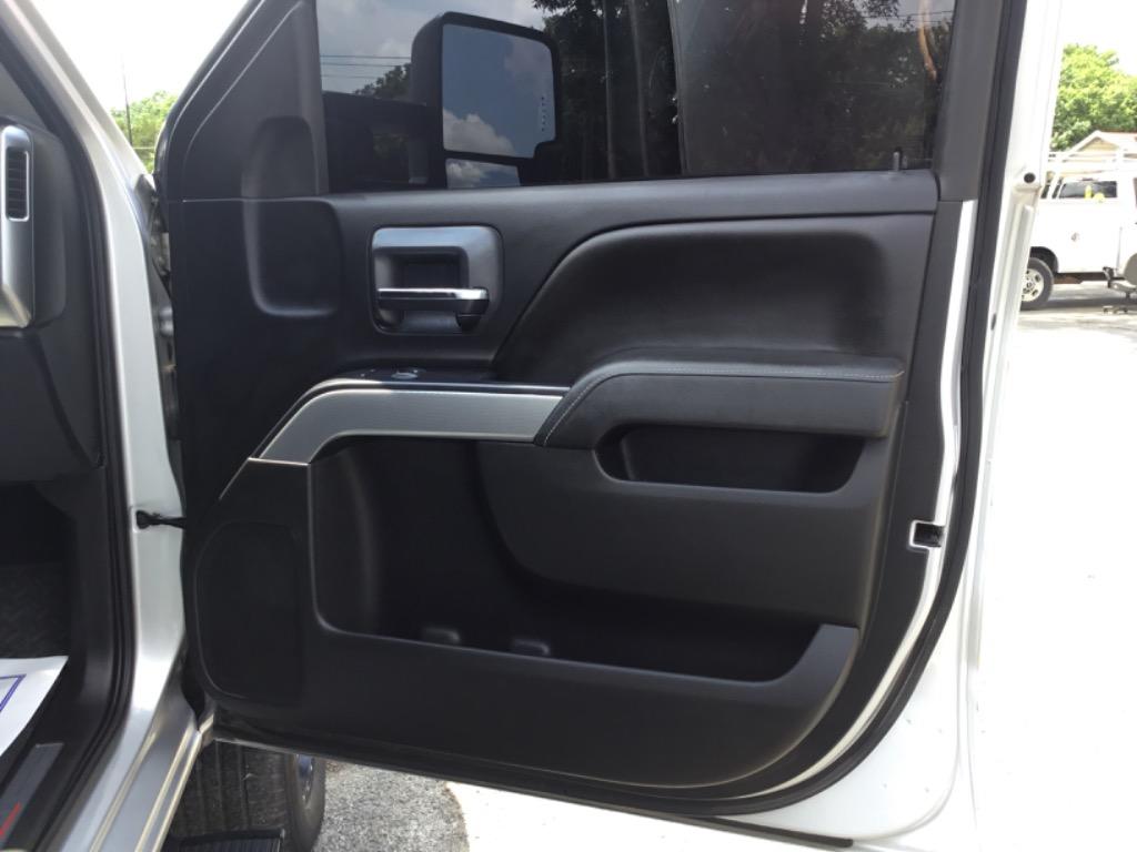2015 Chevrolet Silverado 2500 - $34,999