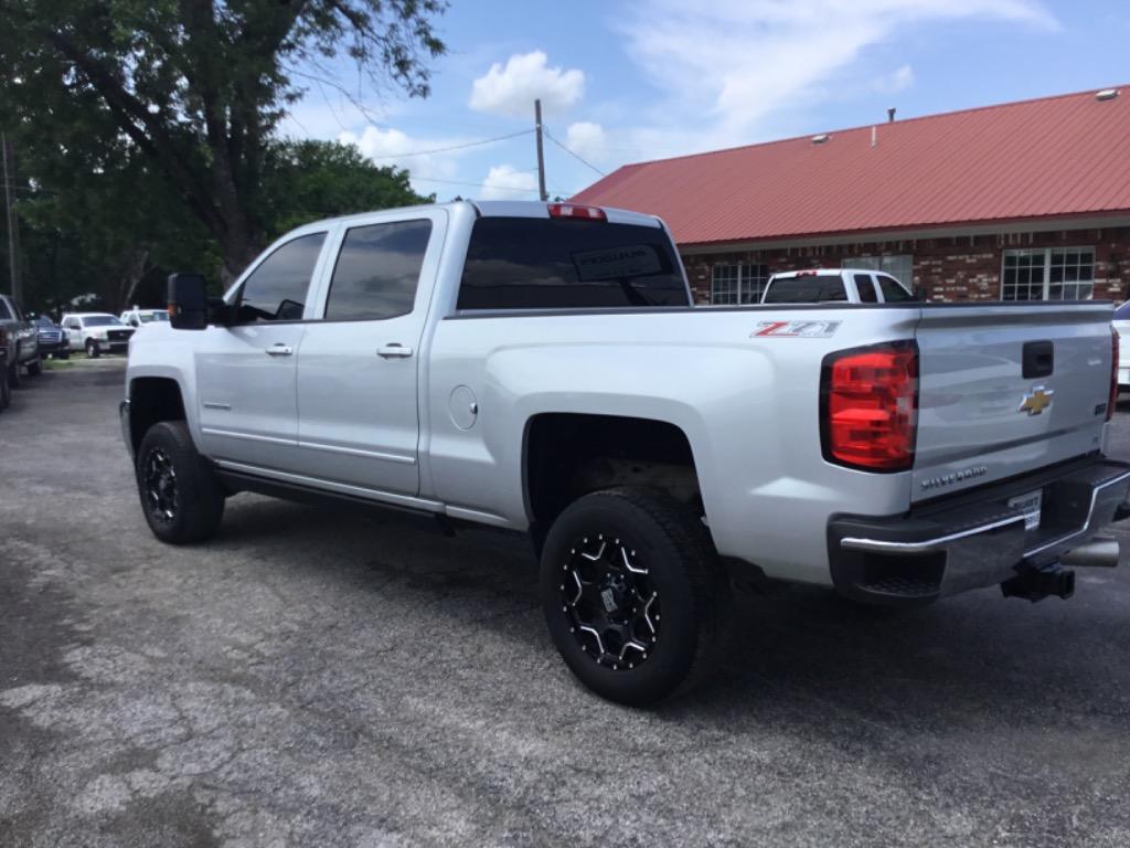 2015 Chevrolet Silverado 2500 - $34,999