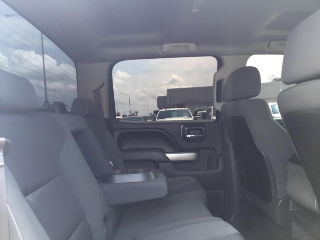 2015 Chevrolet Silverado 2500 - $34,999