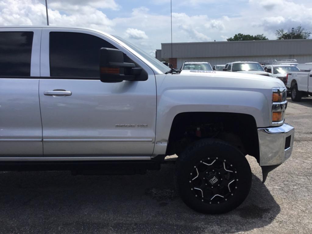 2015 Chevrolet Silverado 2500 - $34,999