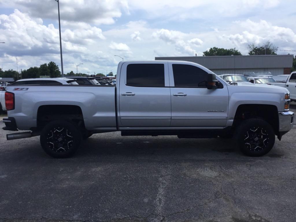 2015 Chevrolet Silverado 2500 - $34,999