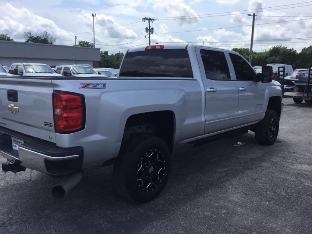 2015 Chevrolet Silverado 2500 - $34,999