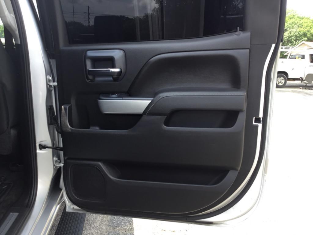 2015 Chevrolet Silverado 2500 - $34,999