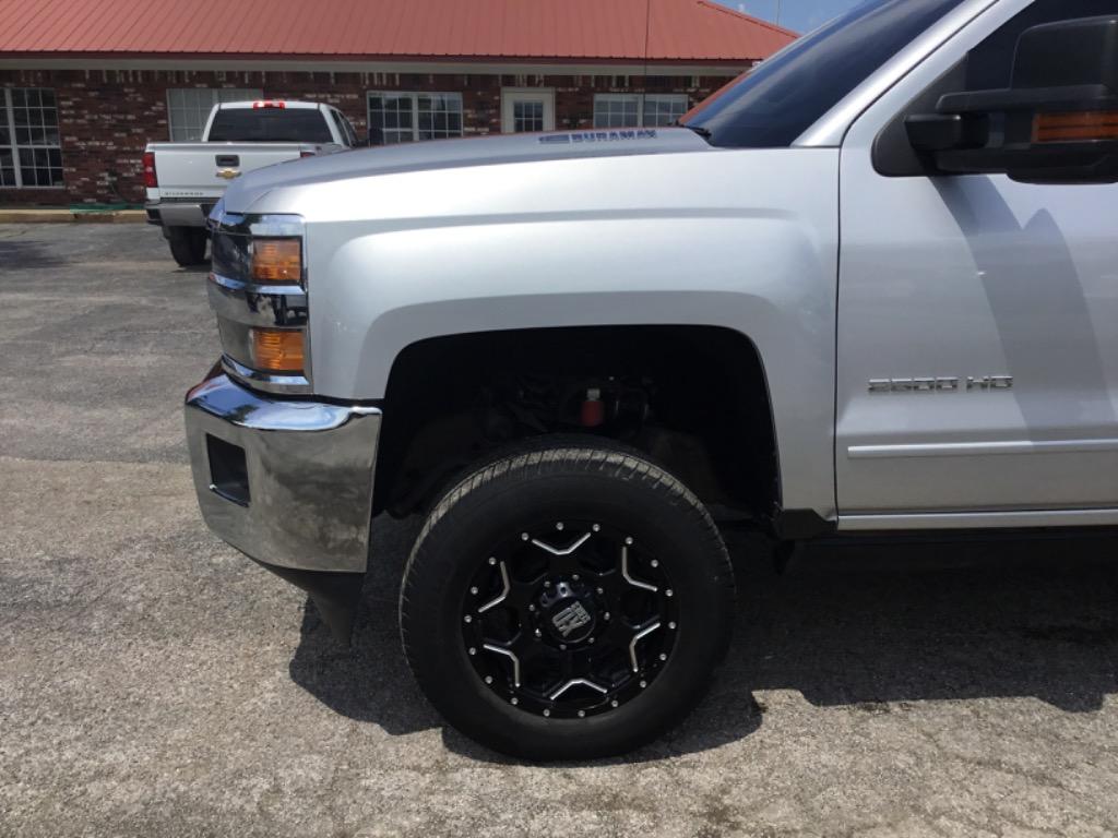 2015 Chevrolet Silverado 2500 - $34,999
