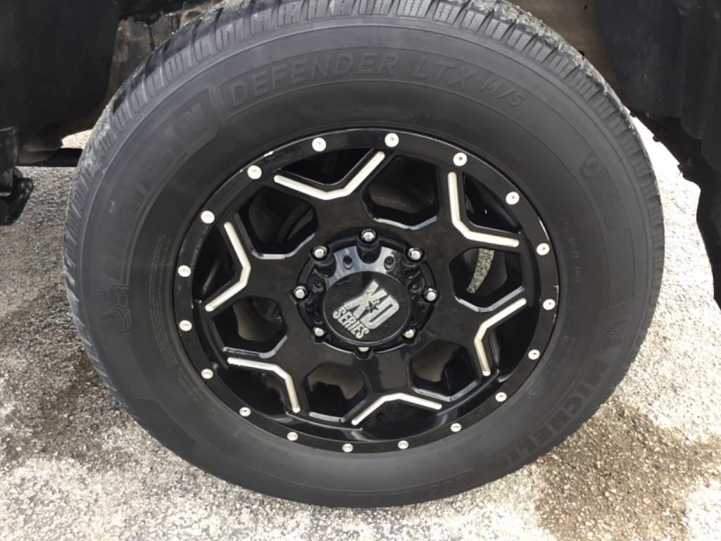 2015 Chevrolet Silverado 2500 - $34,999