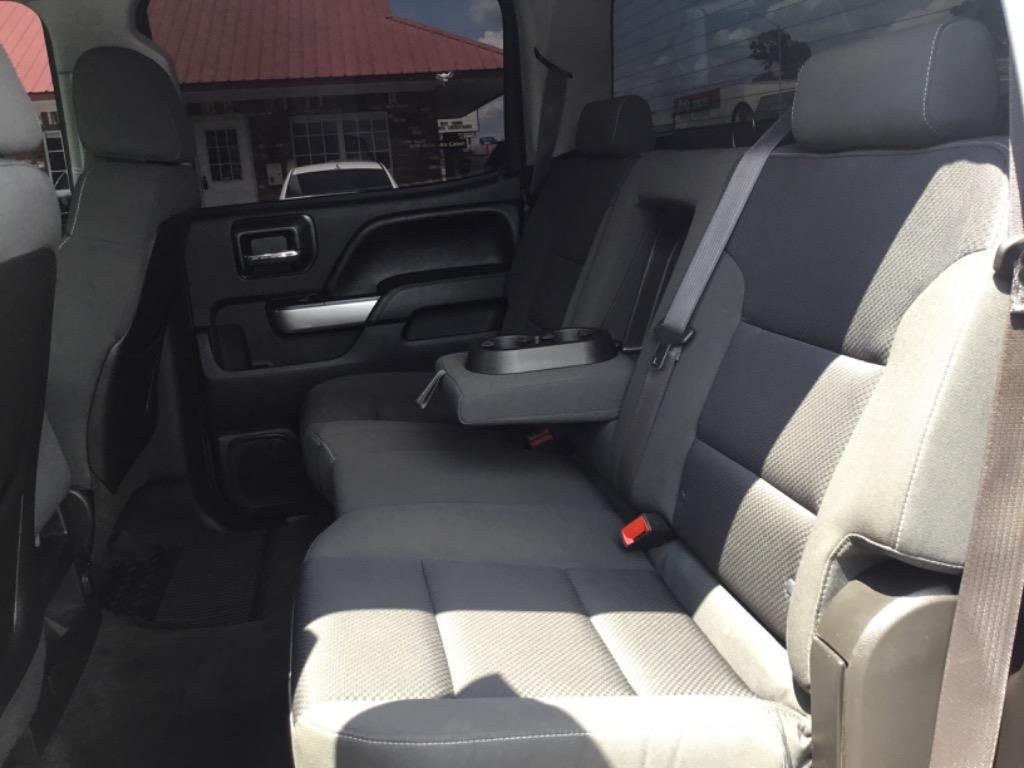 2015 Chevrolet Silverado 2500 - $34,999