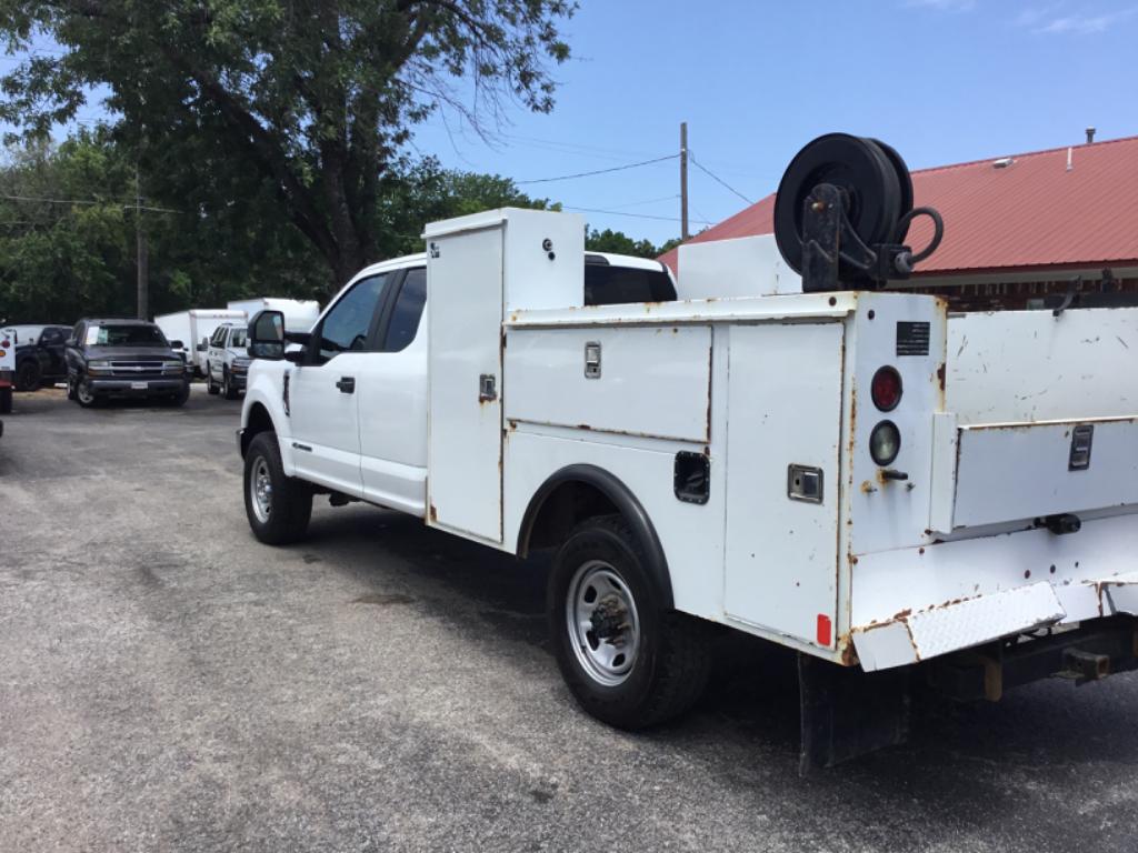 2018 Ford F-350 - $24,999