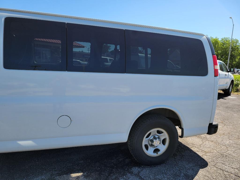 2008 CHEVROLET Express Van - $9,999