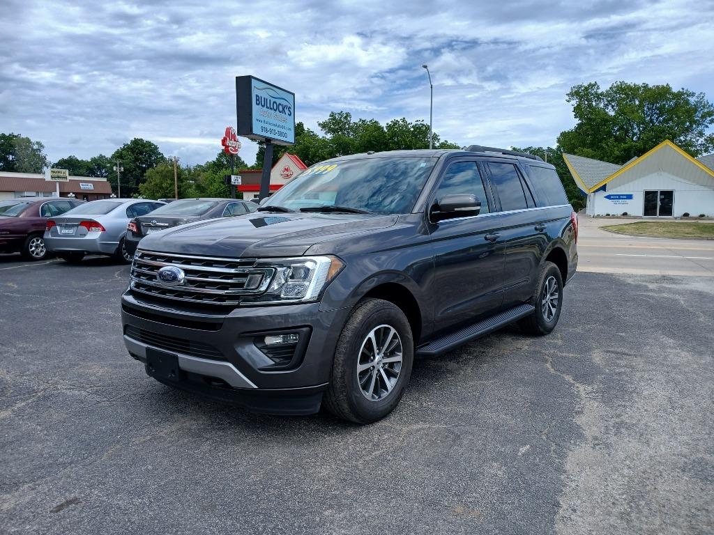 The 2019 Ford Expedition XLT photos