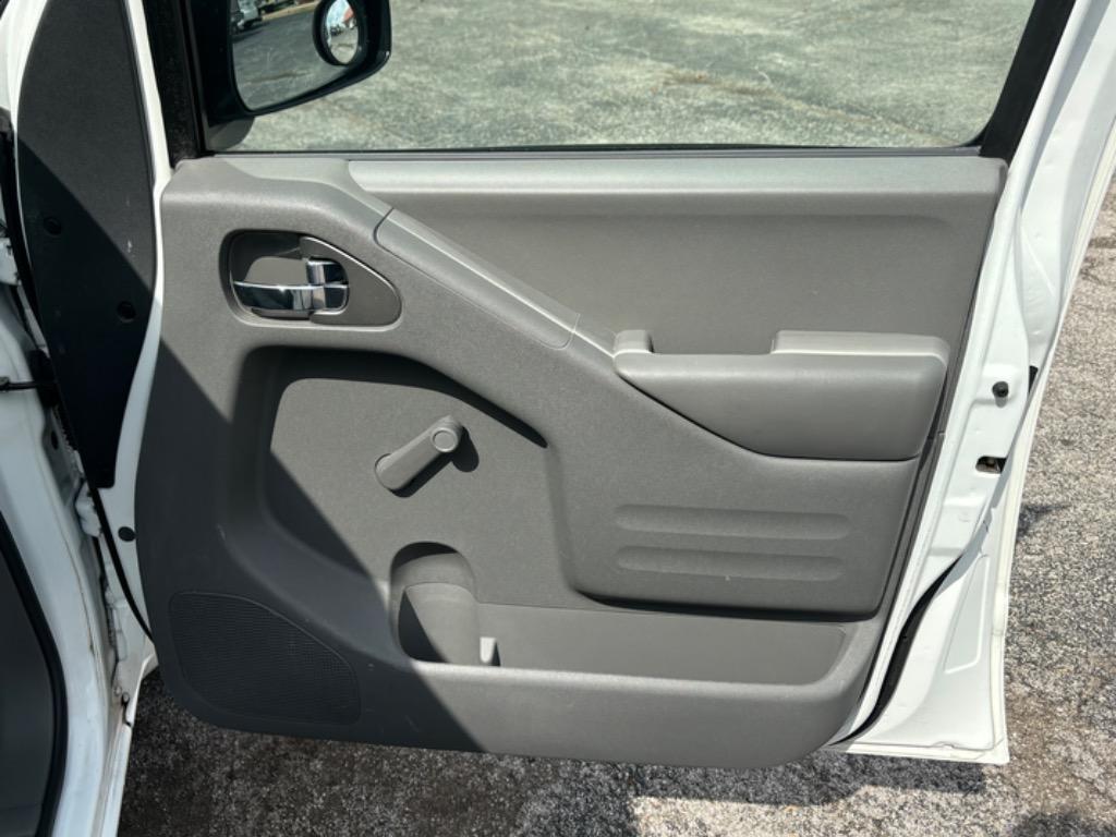 2017 Nissan Frontier S photo