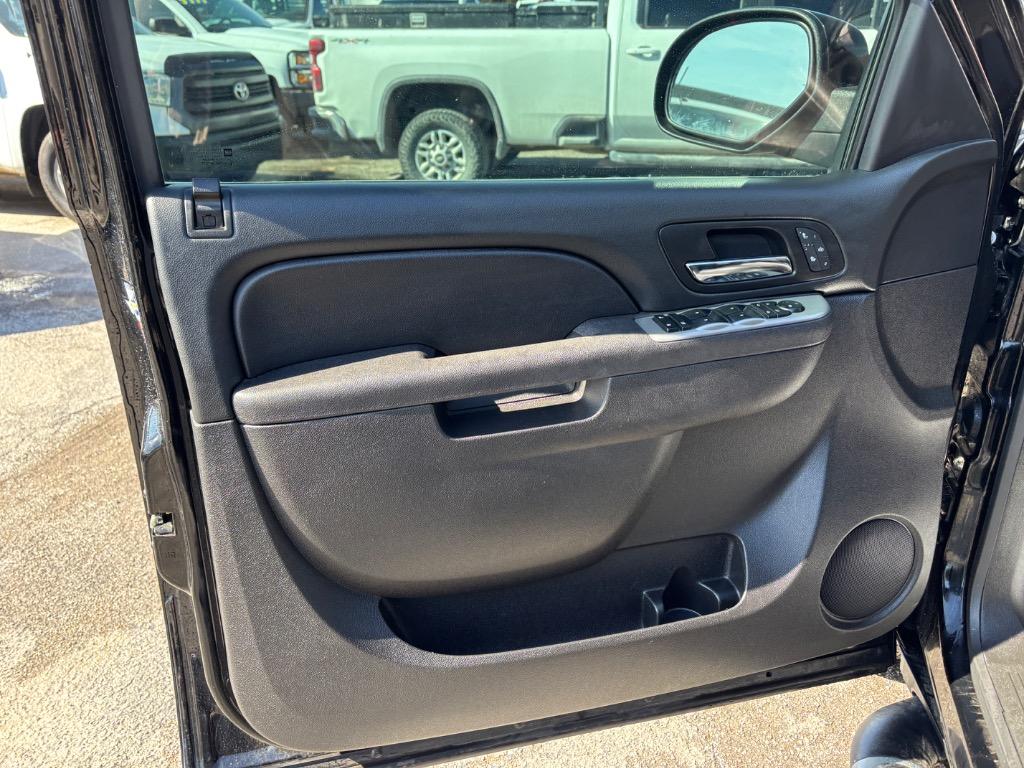 2012 Chevrolet Suburban LT 1500 photo