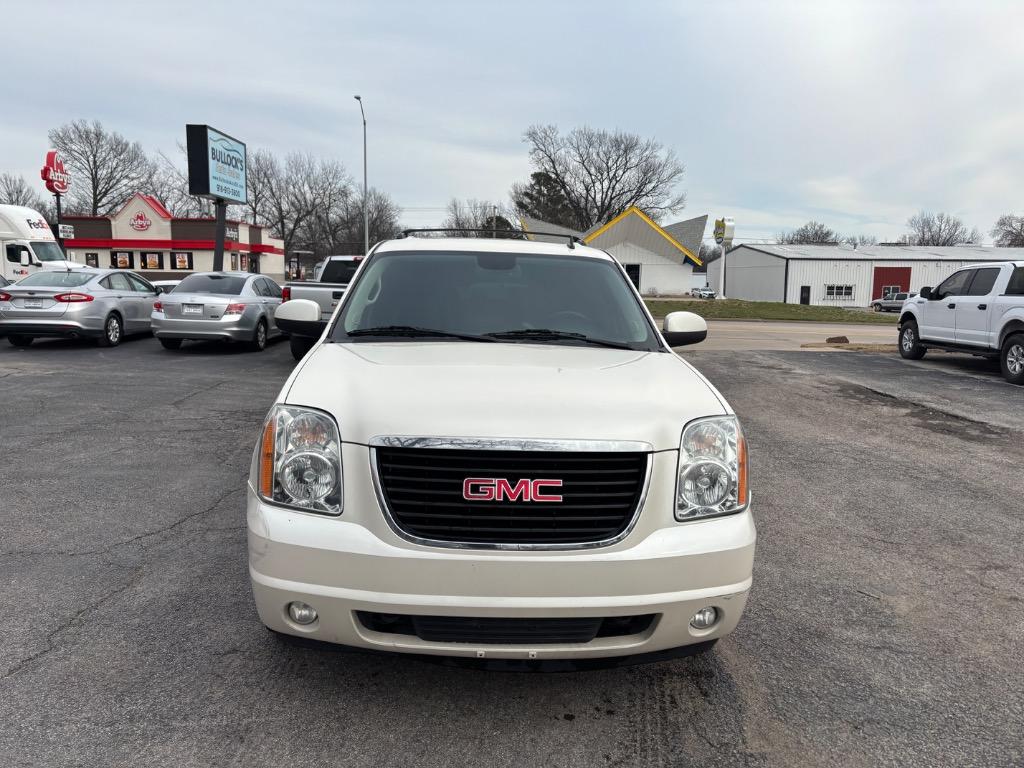 2013 GMC Yukon XL SLT 1500 photo