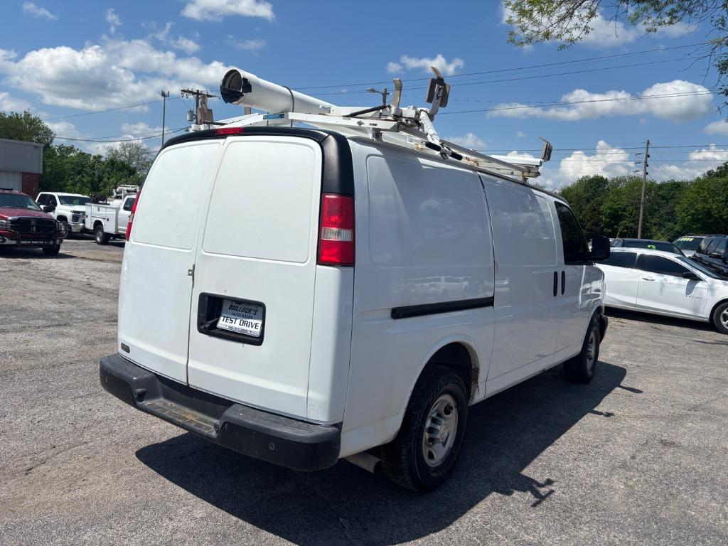 2015 Chevrolet G2500 Vans Express photo