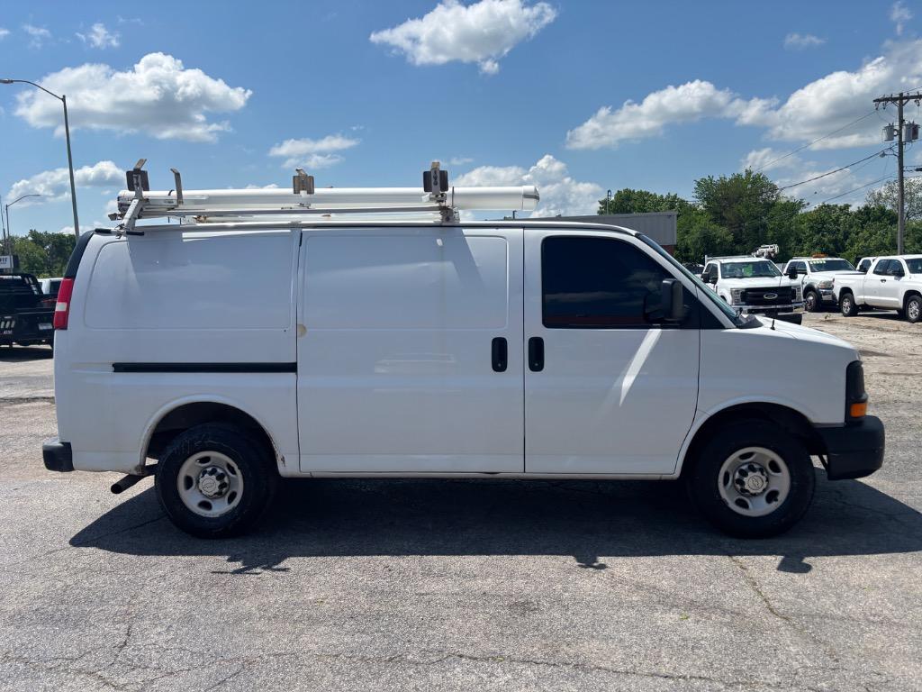 2015 Chevrolet G2500 Vans Express photo