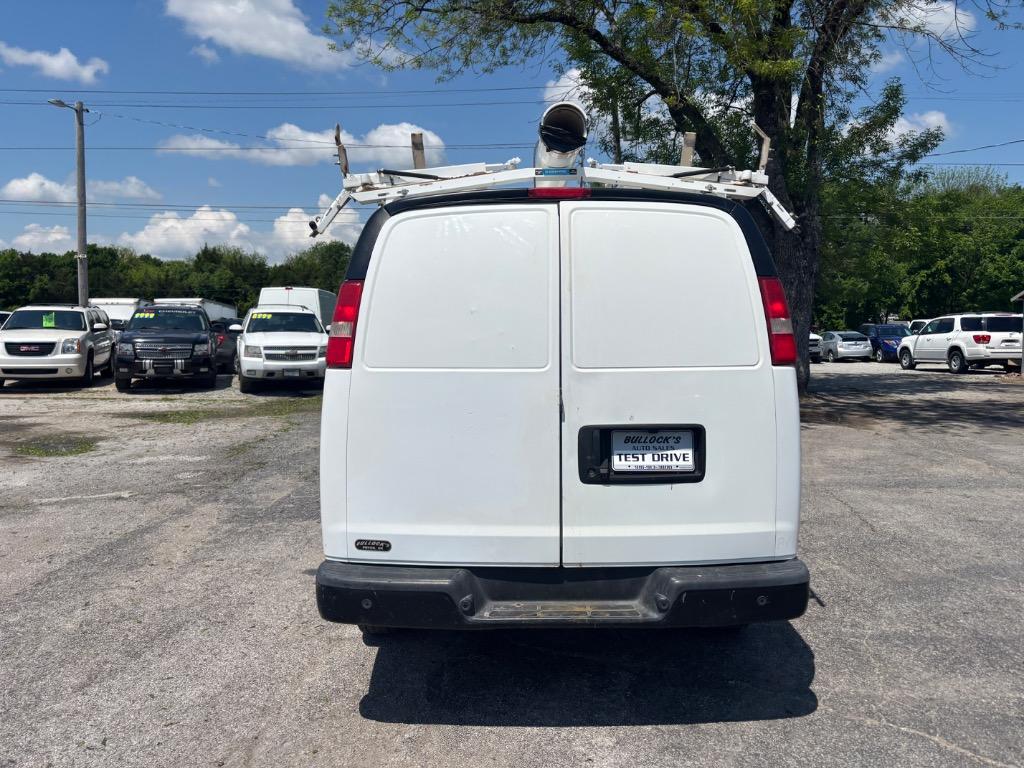 2015 Chevrolet G2500 Vans Express photo