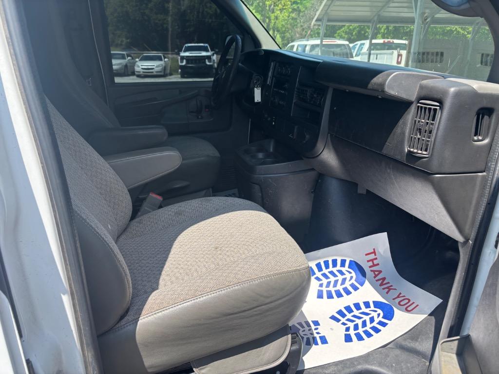 2015 Chevrolet G2500 Vans Express photo