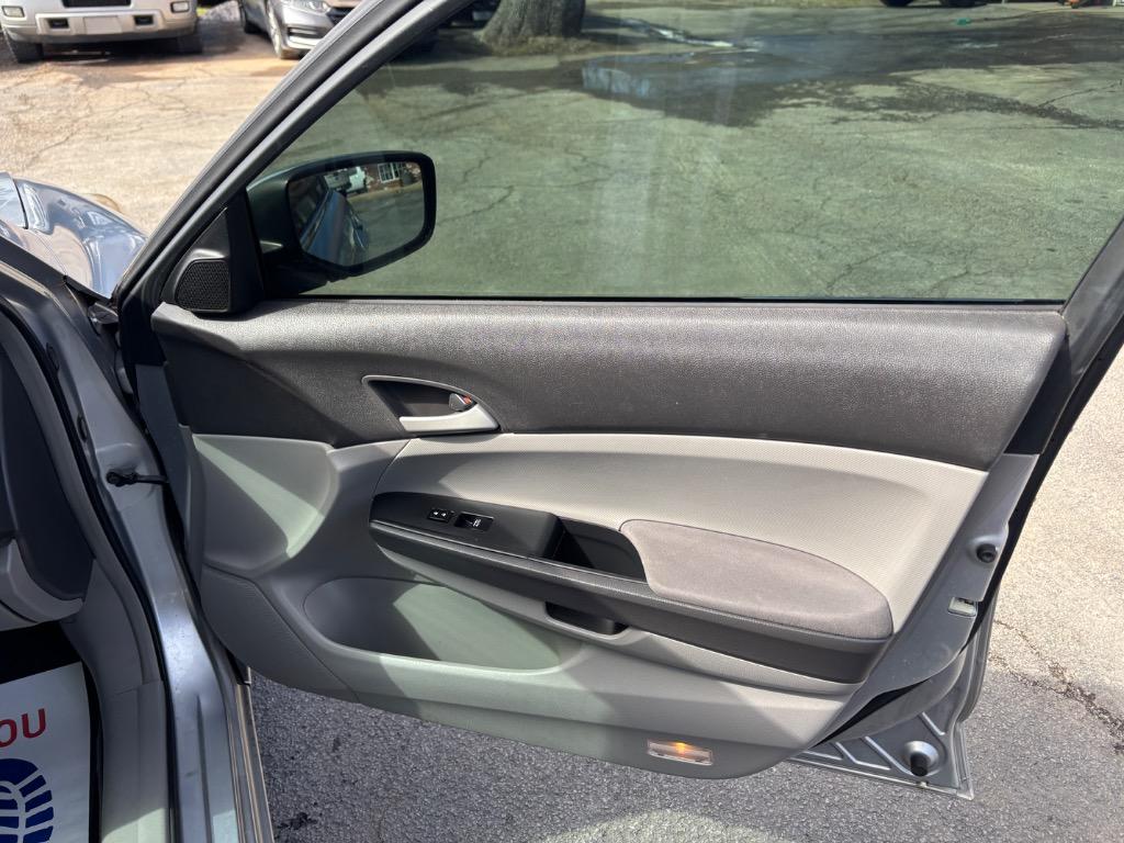 2009 Honda Accord LX-P photo