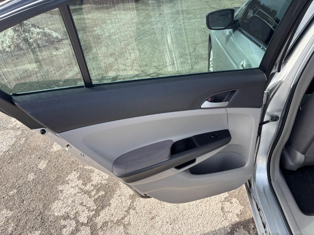 2009 Honda Accord LX-P photo