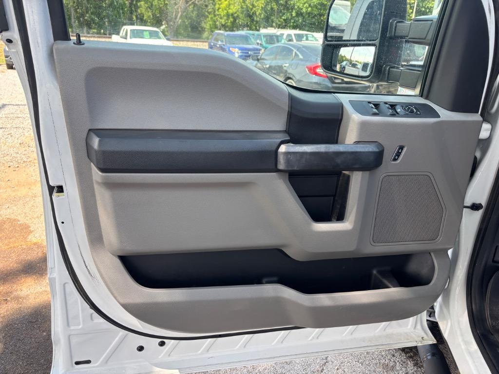 2017 Ford F-250 - $22,999
