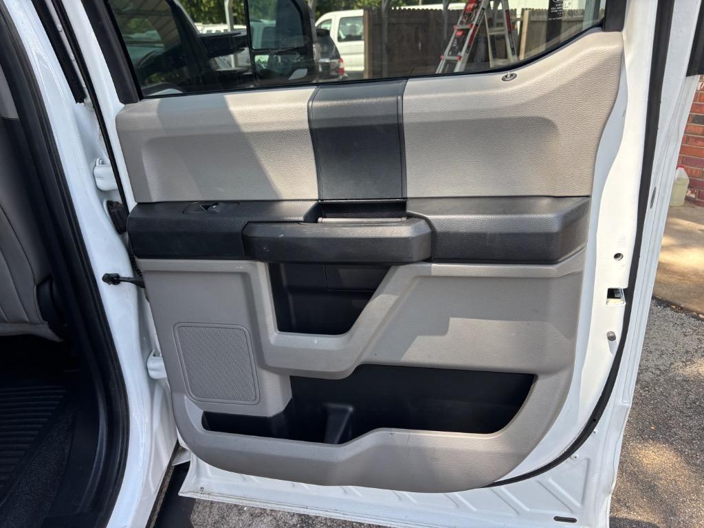 2017 Ford F-250 - $22,999