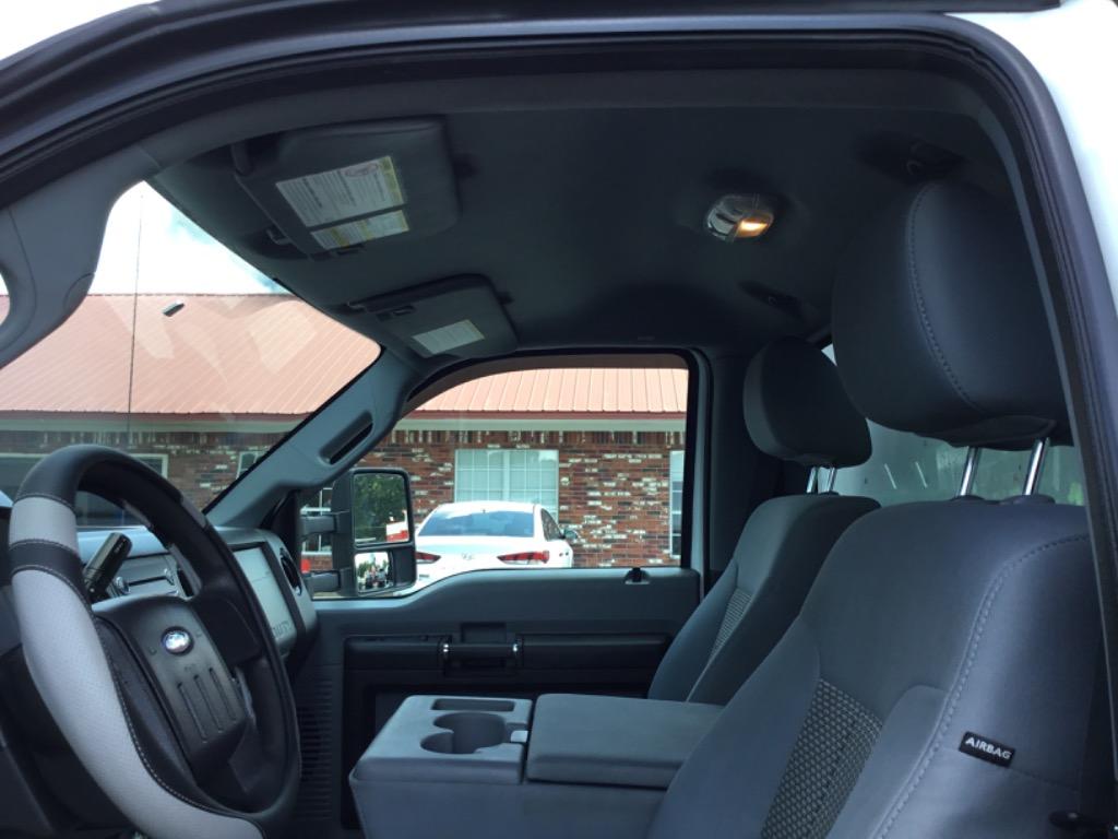 2013 Ford F-550 - $17,999