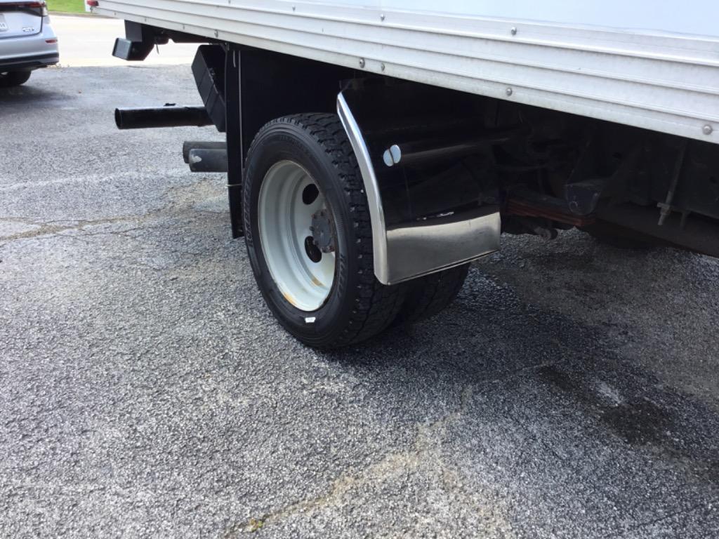 2013 Ford F-550 - $17,999