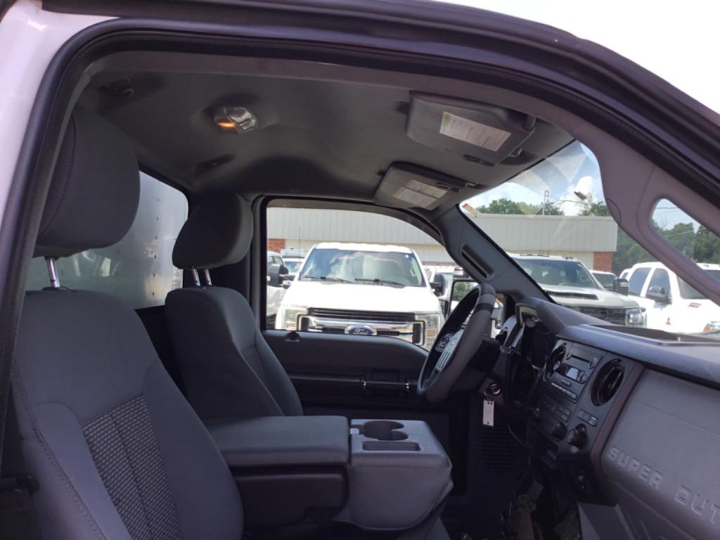 2013 Ford F-550 - $17,999