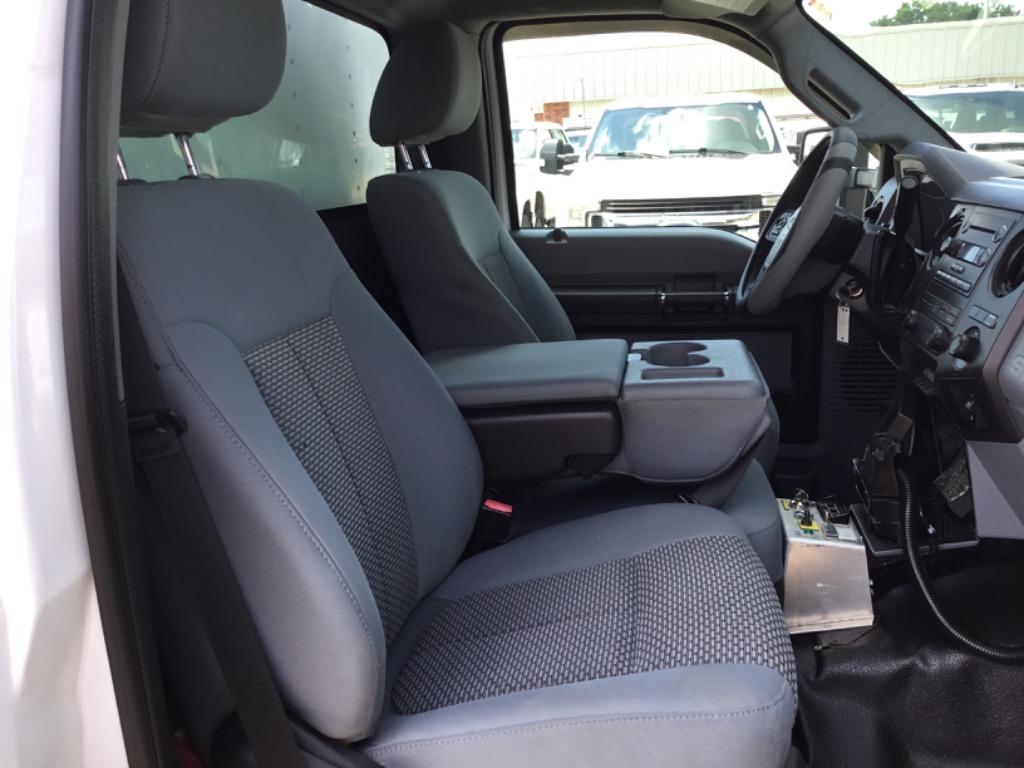 2013 Ford F-550 - $17,999
