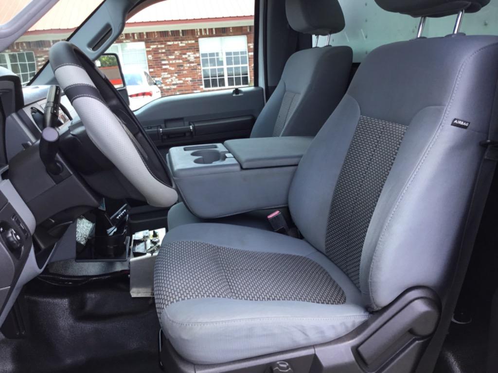 2013 Ford F-550 - $17,999