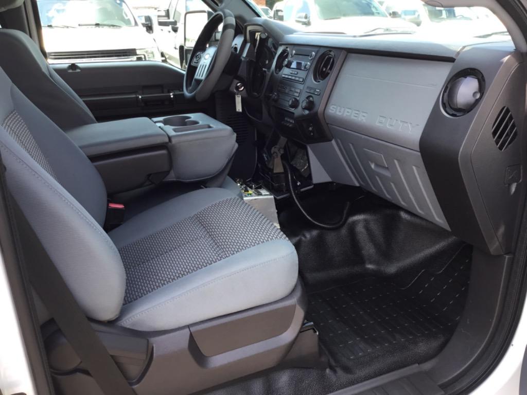 2013 Ford F-550 - $17,999