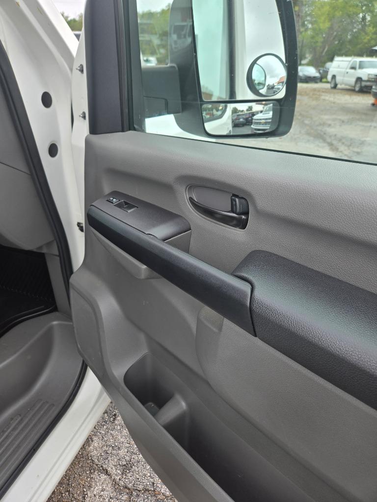 2016 Nissan Nv - $10,999