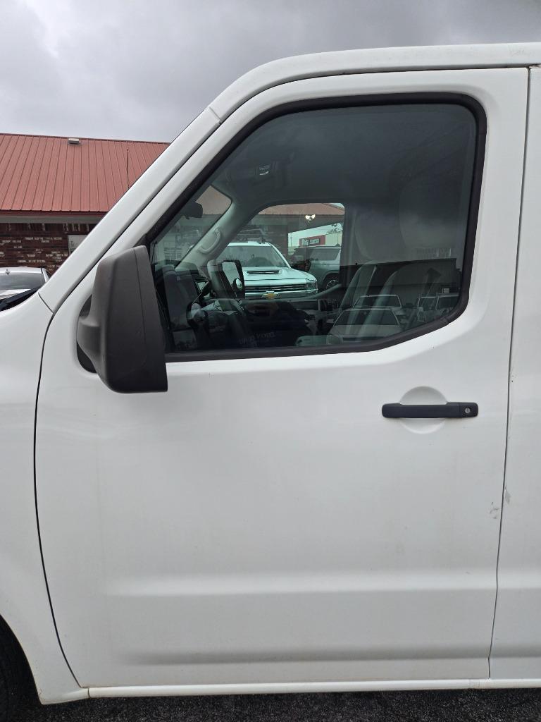 2016 Nissan Nv - $10,999