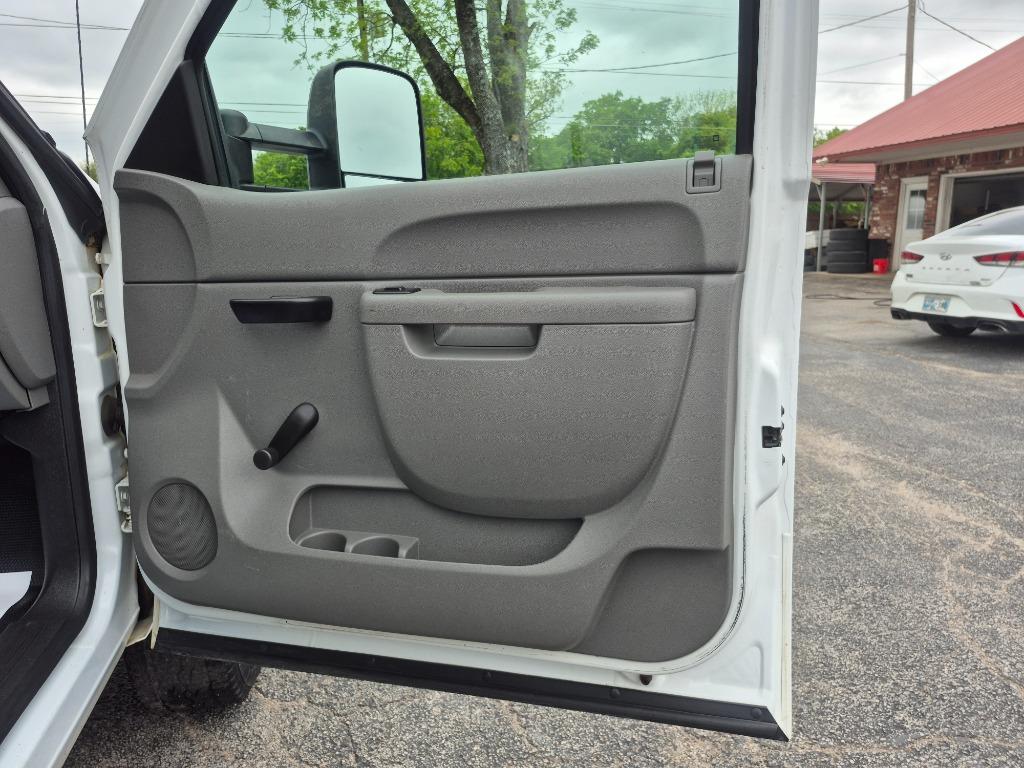 2012 Chevrolet Silverado 2500 - $8,999