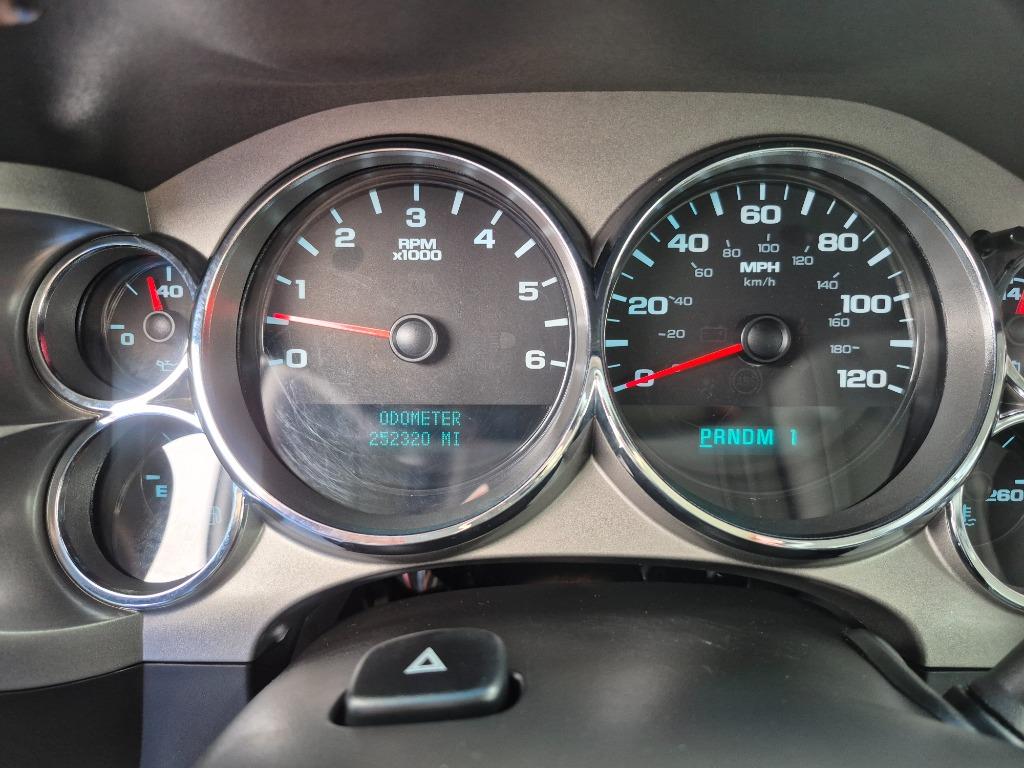 2012 Chevrolet Silverado 2500 - $8,999