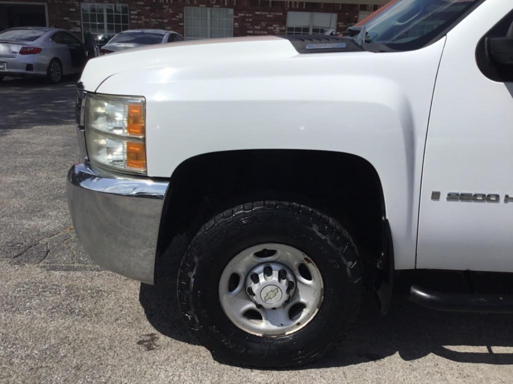 2007 Chevrolet Silverado 2500 - $8,999