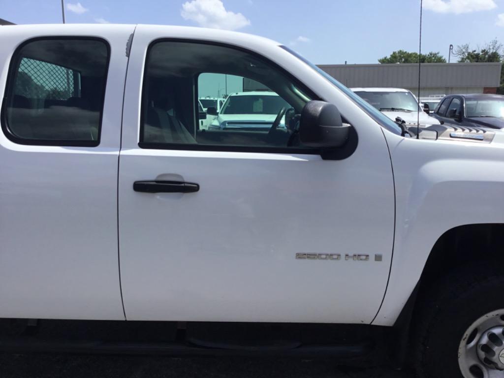 2007 Chevrolet Silverado 2500 - $8,999